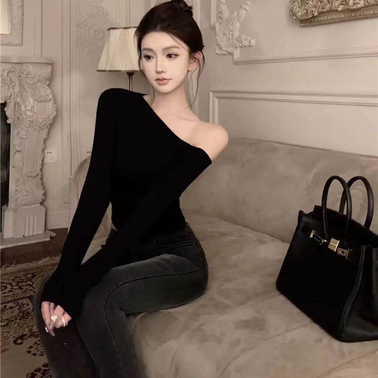 露肩长袖T恤女加绒保暖设计感小众褶皱斜肩打底衫辣妹不规则上衣,淘宝优惠券,粉丝福利购,淘宝优惠卷