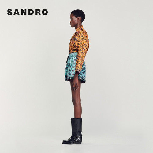 SANDRO Outlets秋冬女装法式休闲星星印花松紧收腰光泽感短款衬衫 - 图1