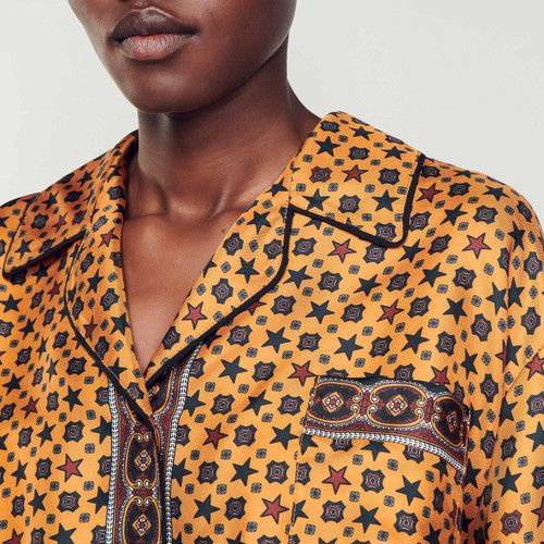 SANDRO Outlets秋冬女装法式休闲星星印花松紧收腰光泽感短款衬衫 - 图2