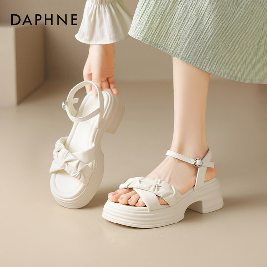 达芙妮厚底凉鞋女2025新款夏季外穿增高露趾法式粗跟沙滩凉鞋女款