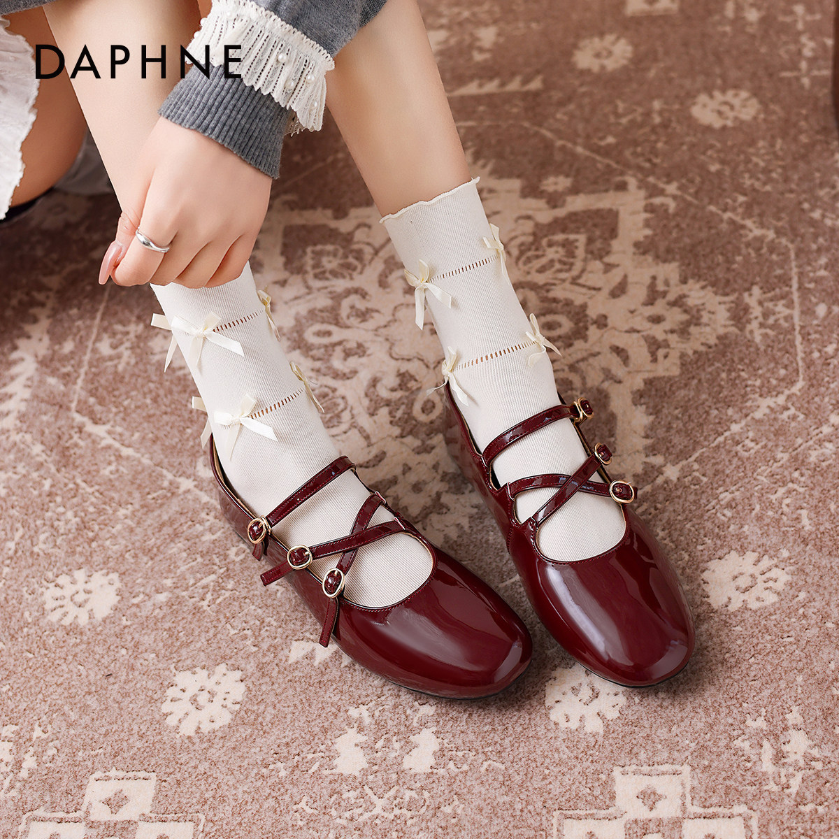达芙妮红色玛丽珍单鞋女款2026新款春季法式平底小皮鞋新娘鞋婚鞋,淘宝优惠券,粉丝福利购,淘宝优惠卷