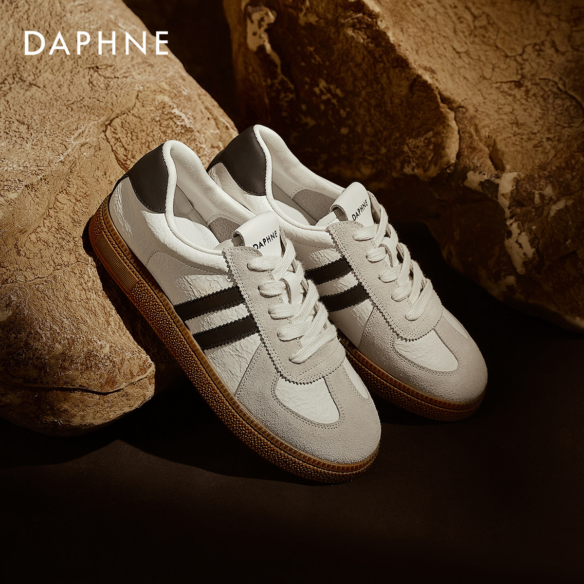 达芙妮德训鞋女款2025新款秋冬平底板鞋阿甘百搭小白鞋休闲运动鞋,淘宝优惠券,粉丝福利购,淘宝优惠卷