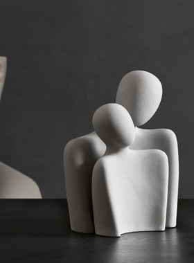 抽象艺术人物拥抱陶瓷摆件创意客厅电视柜玄关办公室桌面软装饰品