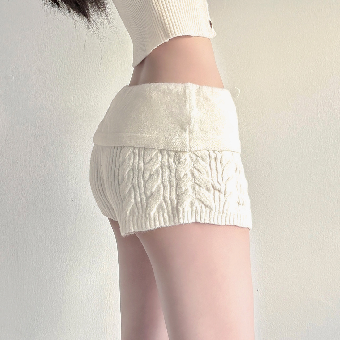 AOMR 温柔纯欲麻花肌理翻边毛织短裤女纯色显瘦辣妹低腰针织热裤,淘宝优惠券,粉丝福利购,淘宝优惠卷