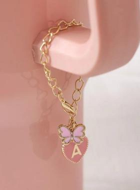 新的1个字母魅力配件粉红色心形个人