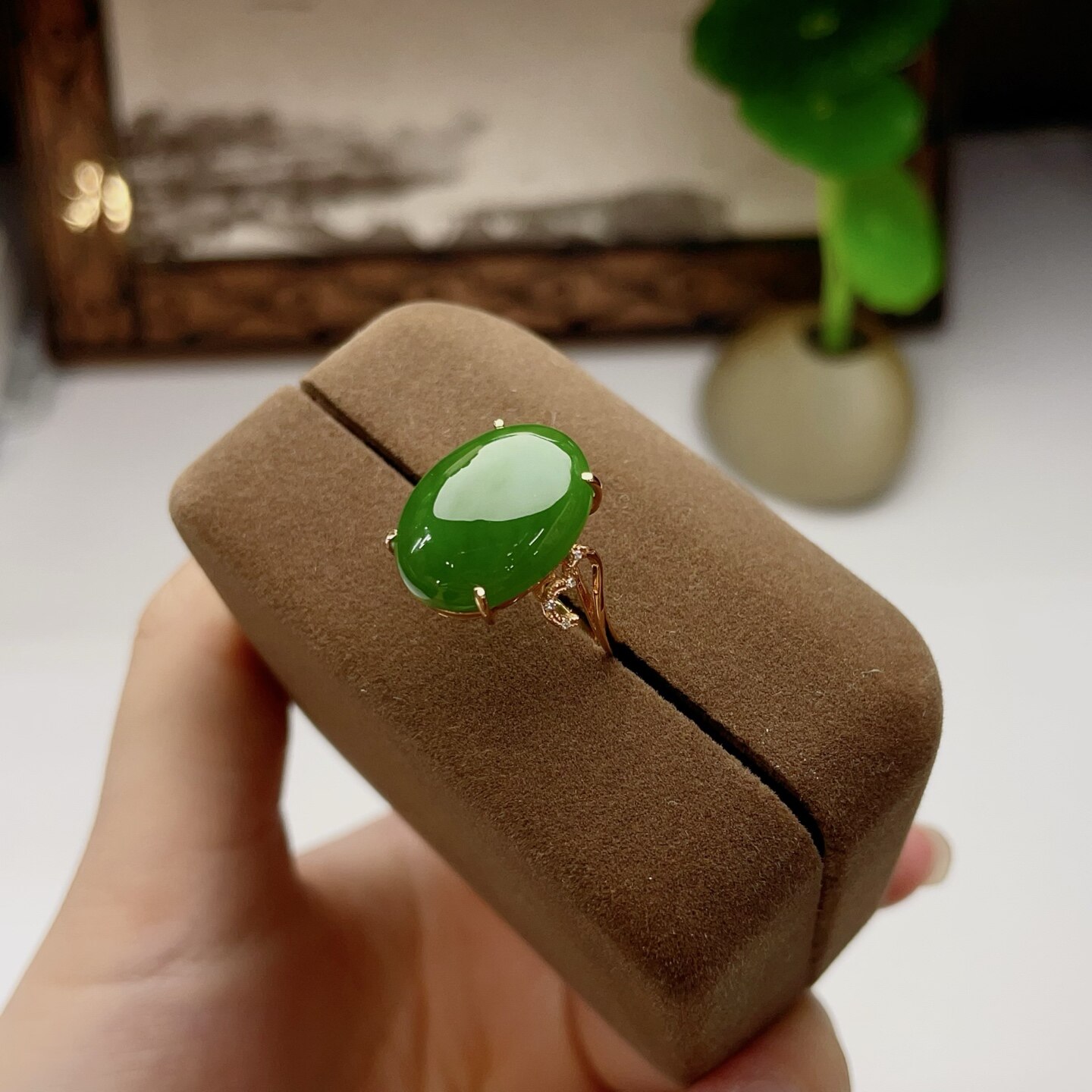 Jasper K gold cabochon ring, 18k gold with South African real diamonds, exquisite multi-diamond inlay, delicate jade quality