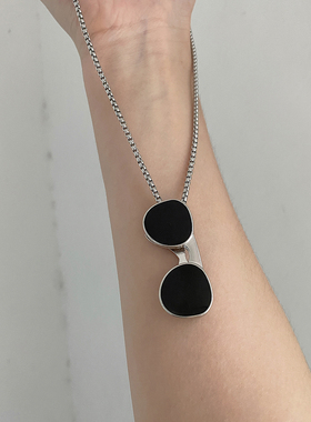 中性黑色潮酷秋冬卫衣链吊坠