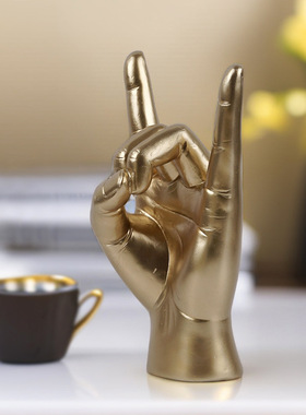 跨境新品摇滚手势金属礼简约树脂手摆件家居酒吧办公室桌面装饰品
