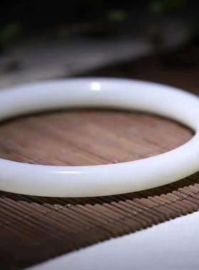 和田玉供应链天然新疆和田玉俄料白玉老料素面玉石简约款细条手镯