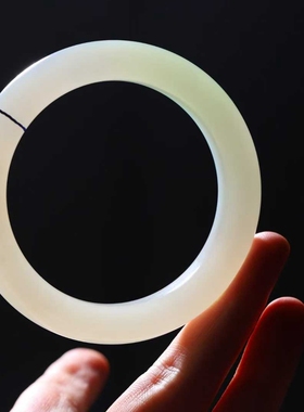 天然和田玉玉器工厂店青海料老料俏翠色55.8mm简约女款玉石素面镯