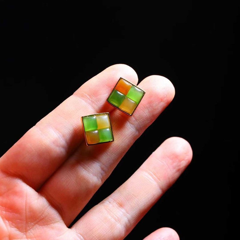 天然新疆和田玉玉器工厂店俄料碧玉糖料老料简约款玉石小方糖耳钉,淘宝优惠券,粉丝福利购,淘宝优惠卷