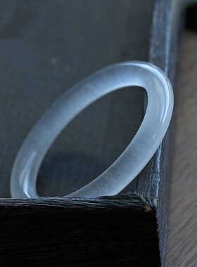 翡翠色高冰白玉手镯石英岩