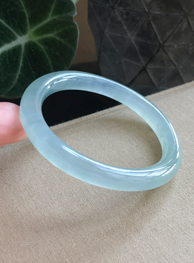 蓝水翠色晴叮当镯手女少年