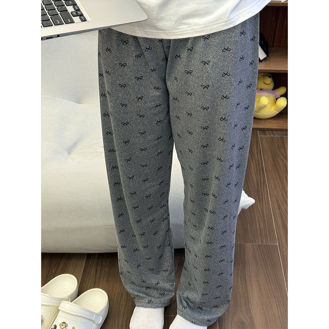 You can wear home trousers on the outside in spring and autumn new style kt cat prints on the outside. You can wear single-piece walk pants on the outside in summer pajamas trousers on the outside.