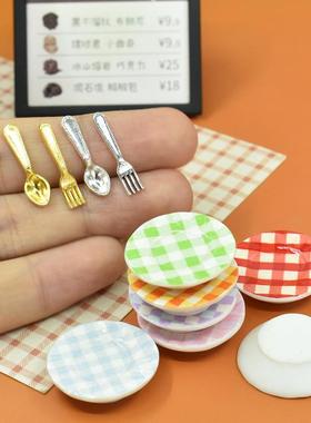 微缩食玩卡通可爱女孩餐盘小盘子圆盘甜品碟子树脂摆件过家家玩具