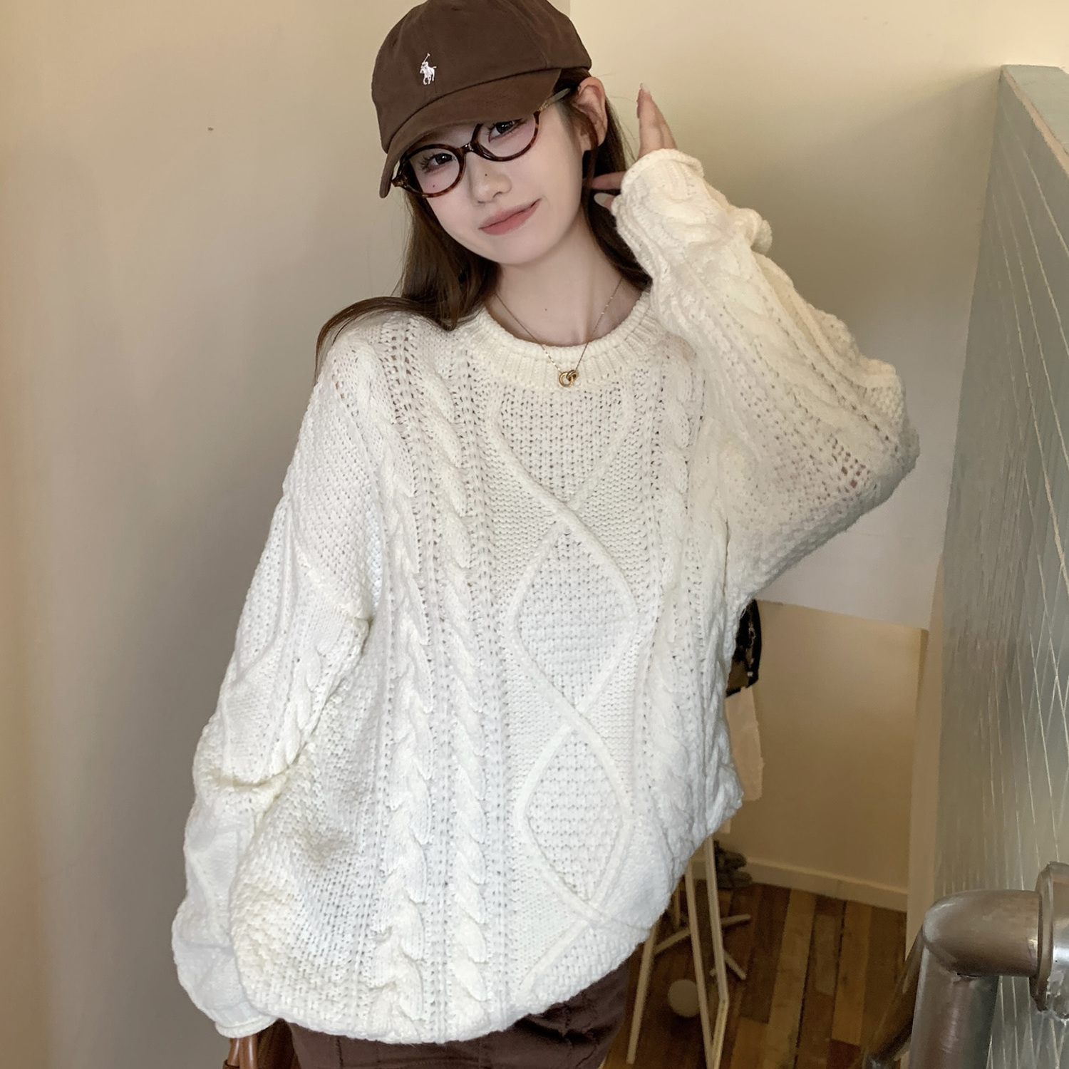 韩系复古高级感套头麻花白色毛衣女巨好看冬季穿搭内搭针织衫上衣 - 图2