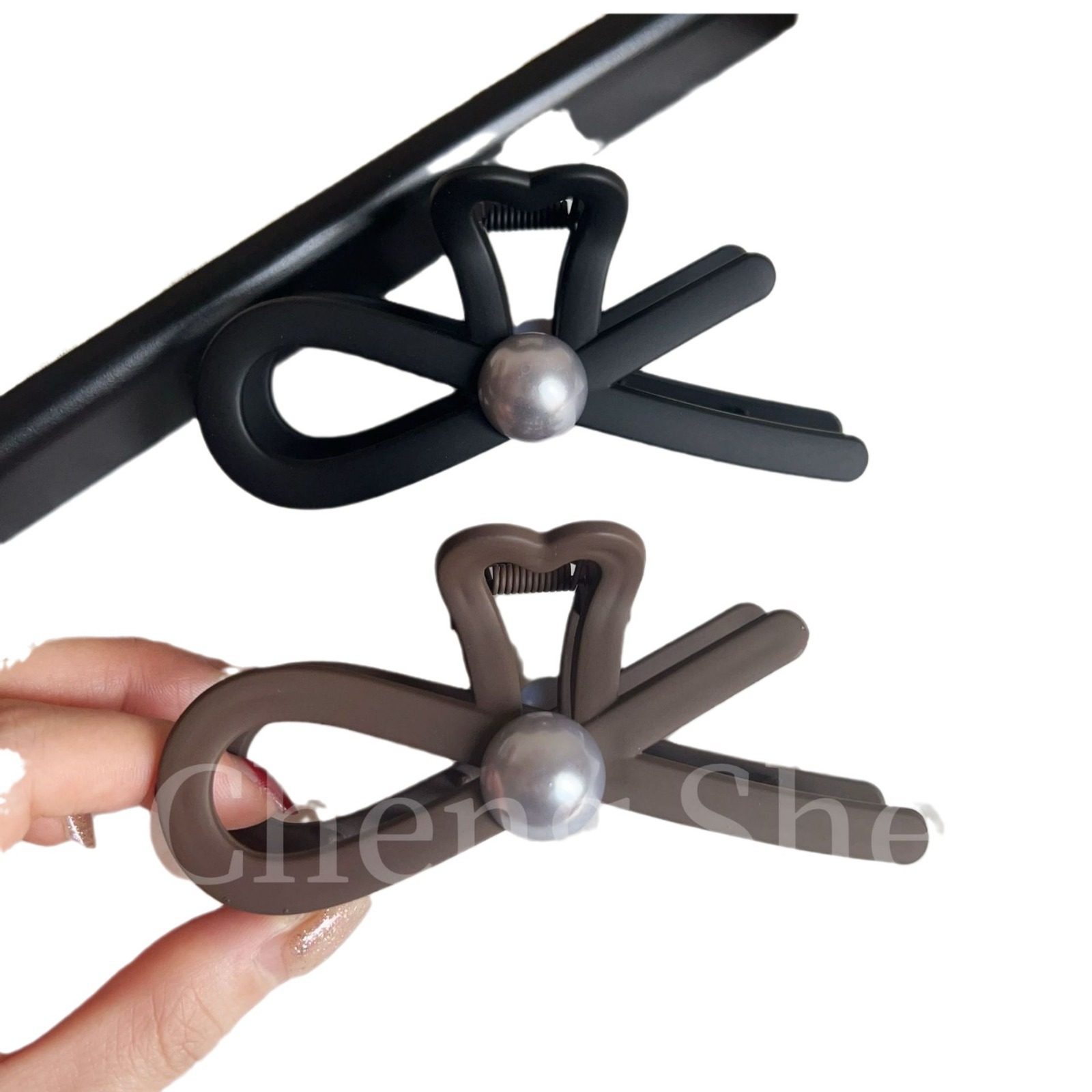 感珍珠抓夹女2024新款大号发夹后脑勺盘发发卡鲨鱼夹夹子头饰,淘宝优惠券,粉丝福利购,淘宝优惠卷