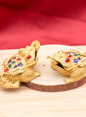 金色镂空装饰三足金蟾摆件