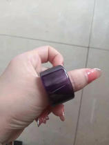 The Yitang Old Sapphire Wrenching Finger