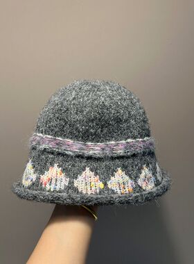 初冬老花毛线盆帽针织帽手工包头文艺显脸小针织帽新款2025潮流