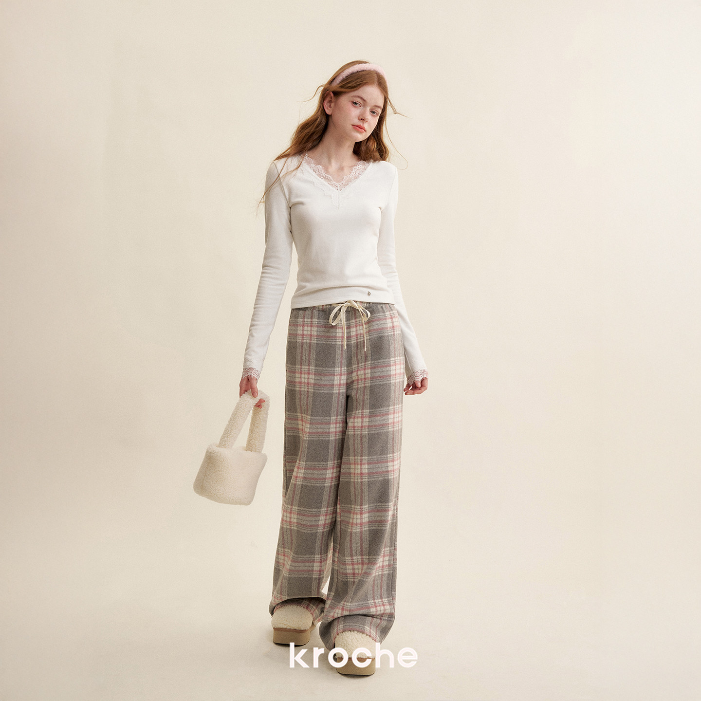 Kroche  慵懒法式 蕾丝拼接 v领修身长袖T恤上衣打底