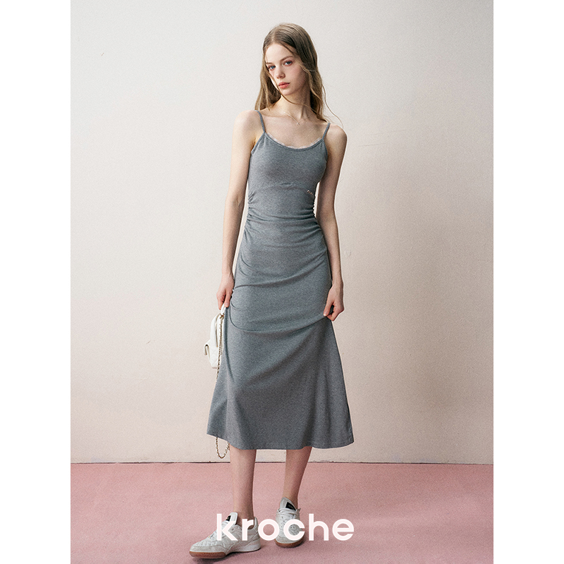 Kroche 24ss clean fit 侧身抽褶设计 简约吊带连衣裙 - 图1