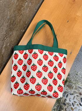 小清新草莓手提包可爱森系手拎饭袋学生带饭便当包午餐帆布便当包