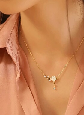 脖链女轻奢高级感山茶花项链女轻奢小众复古颈链高级感轻奢锁骨链