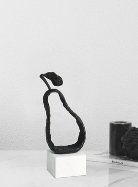 轻奢风样板房几何创意软装饰品