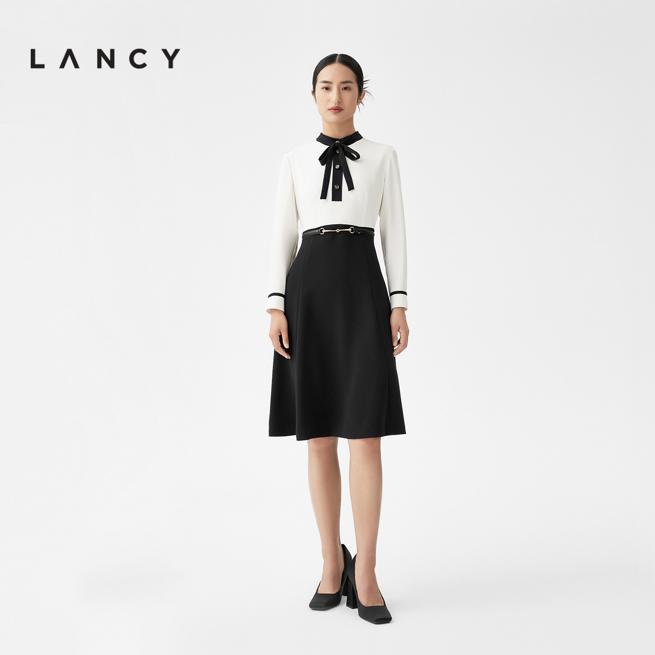 LANCY/朗姿2023秋冬新款黑白撞色连衣裙中长款裙子女收腰气质优雅