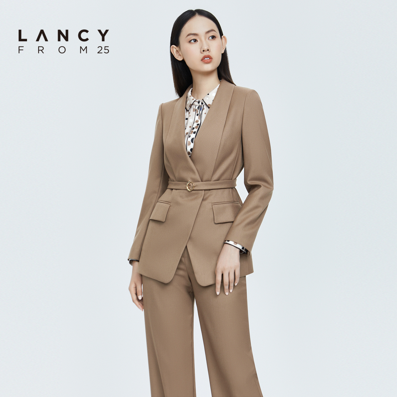 LANCY/悦朗姿2022冬季新款西装夹克外套女修身收腰高级感西服女