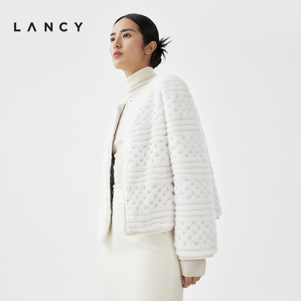 LANCY/朗姿2023秋冬新款白色水貂毛皮草外套女短款贵妇气质高级感