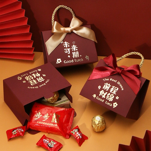 Золотой список заголовок сумочка банкет банкетный батон