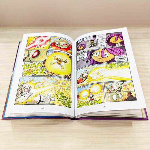 英文原版 Hilo Book 4: Waking The Monsters 希罗书系列 精装 吉娜 儿童全彩漫画桥梁章节小说 - 图2