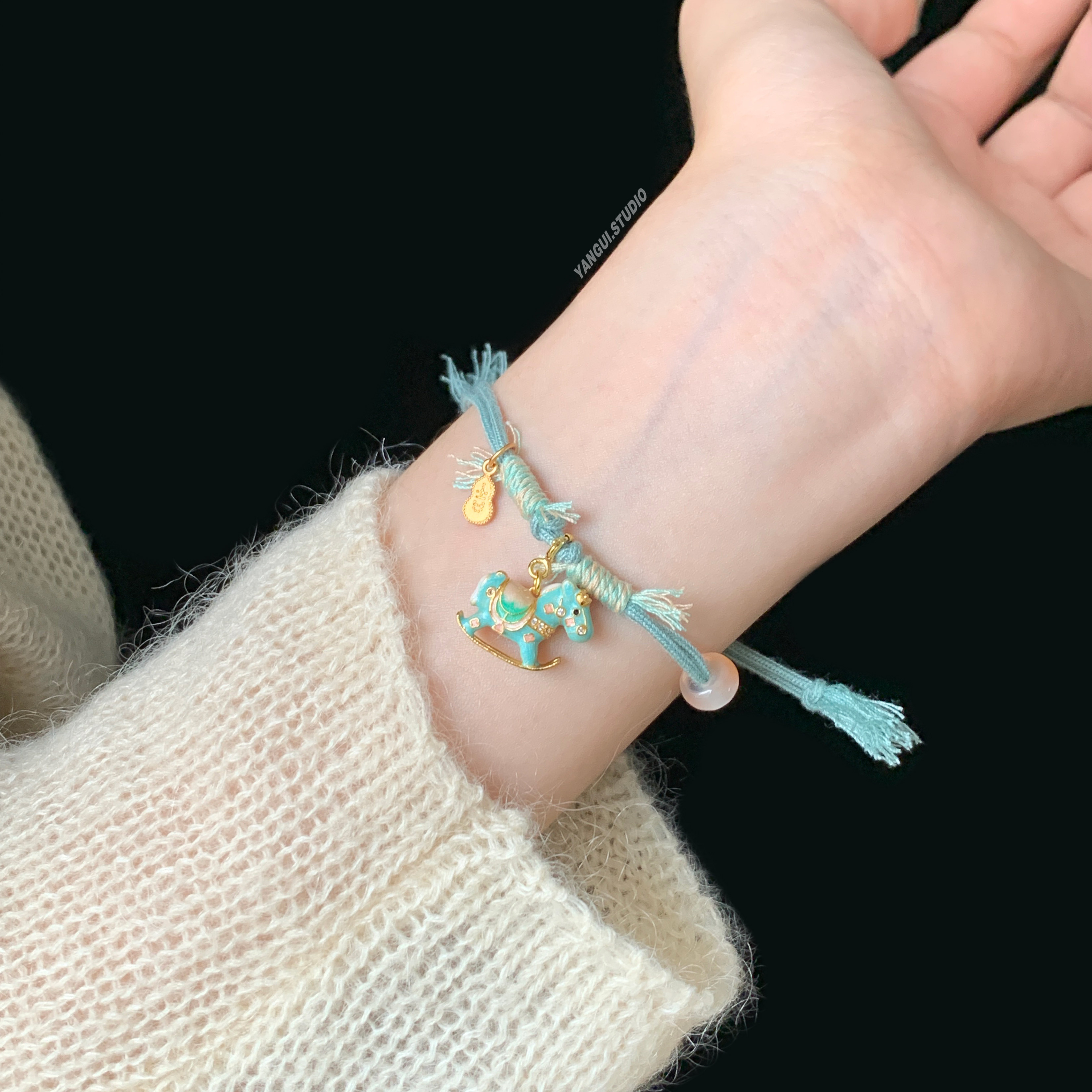 Yangui原创「蓝色木马」纯银s925吊坠马上开心编绳百搭情侣手链女,淘宝优惠券,粉丝福利购,淘宝优惠卷