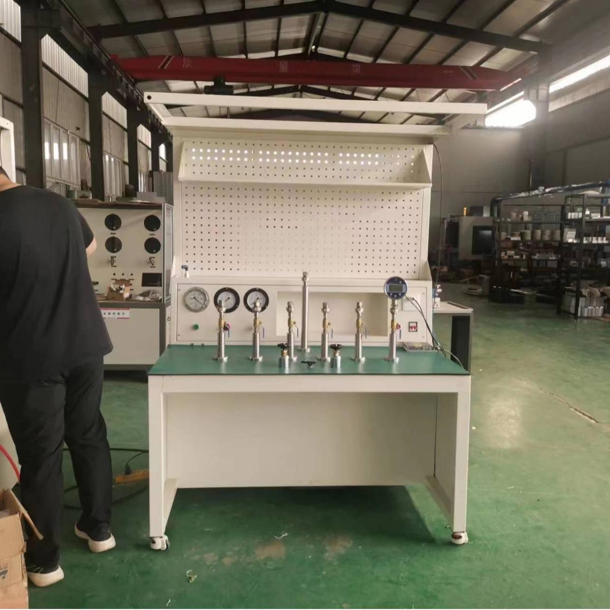 压力表PLC定点调校台PLC控制恒压精度:-2~+2%检测压力-0.1-6MPA - 图1