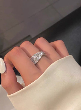 精致X形梯方戒指甜美晚宴