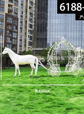 不锈钢大提琴钢琴白马拉花车雕塑售楼部婚纱摄影音符荷花道具摆件