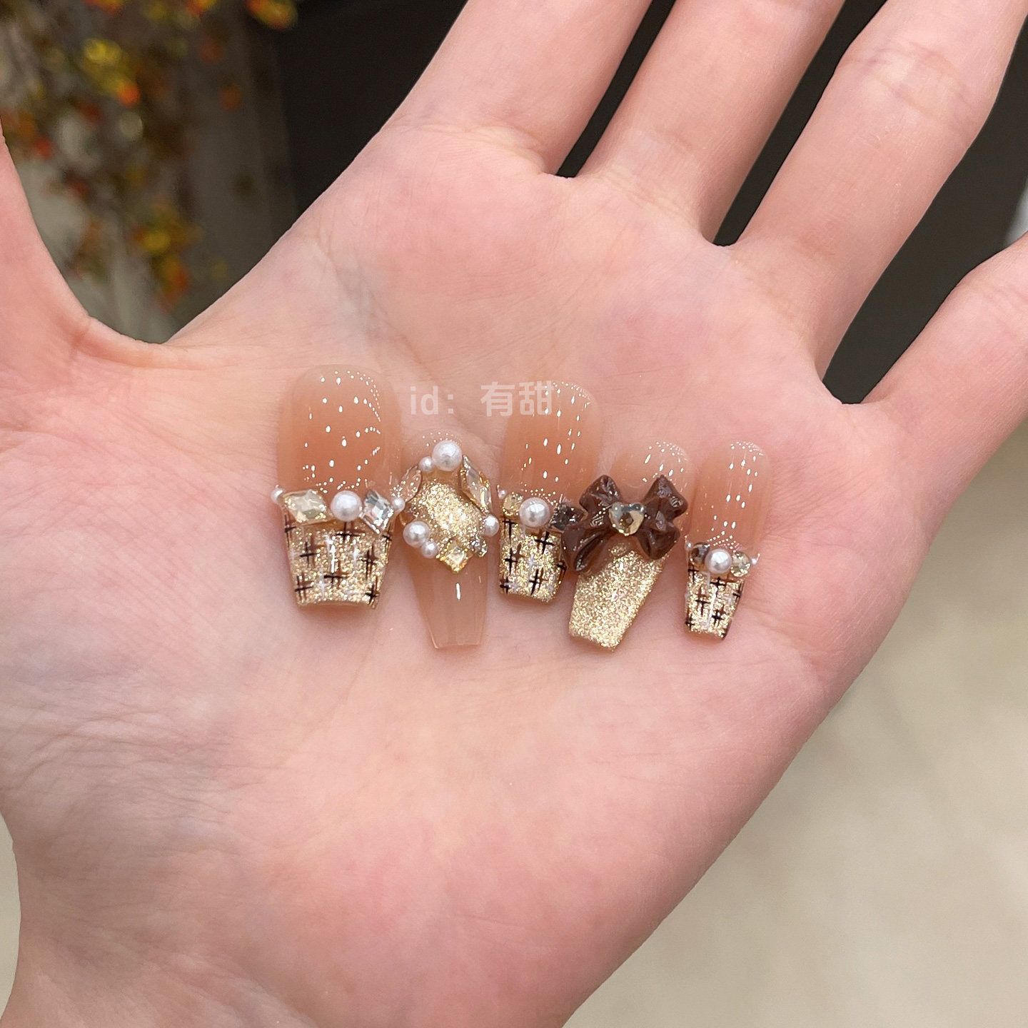 秋冬穿戴甲中长款手工法式指甲贴片2025新款高级感小香风穿戴美甲,淘宝优惠券,粉丝福利购,淘宝优惠卷