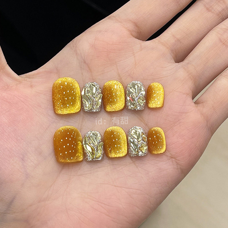 金色猫眼穿戴甲短款高级感秋冬穿戴美甲2025新款绝美手工指甲贴片,淘宝优惠券,粉丝福利购,淘宝优惠卷