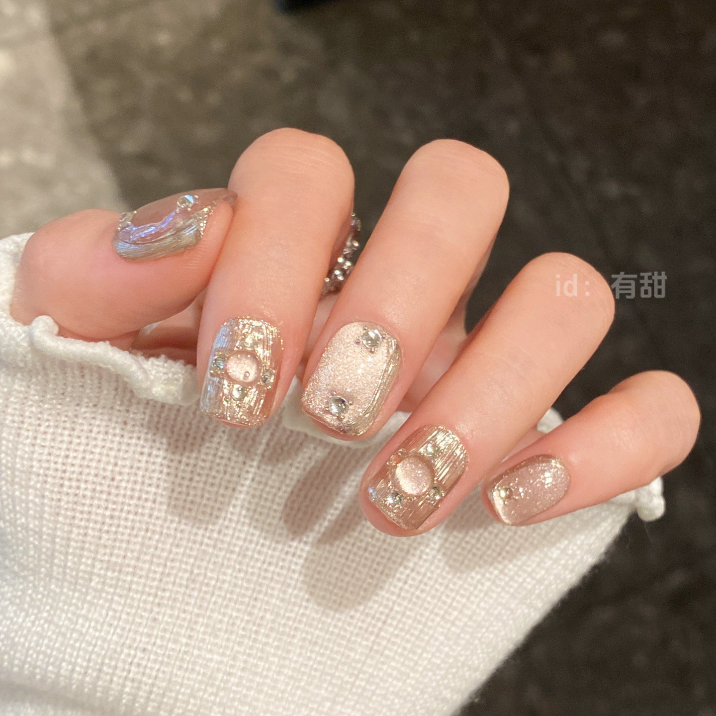 布契拉提穿戴甲短款2025新年款猫眼穿戴美甲高级感纯手工指甲贴片,淘宝优惠券,粉丝福利购,淘宝优惠卷