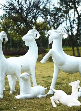 户外仿铜羊雕塑摆件大型庭院商场玻璃钢卡通动物园林景观美陈装饰