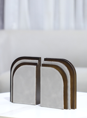 木质层叠拼接皮革书档装饰摆件