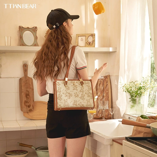 Ttwnbear printed плечо