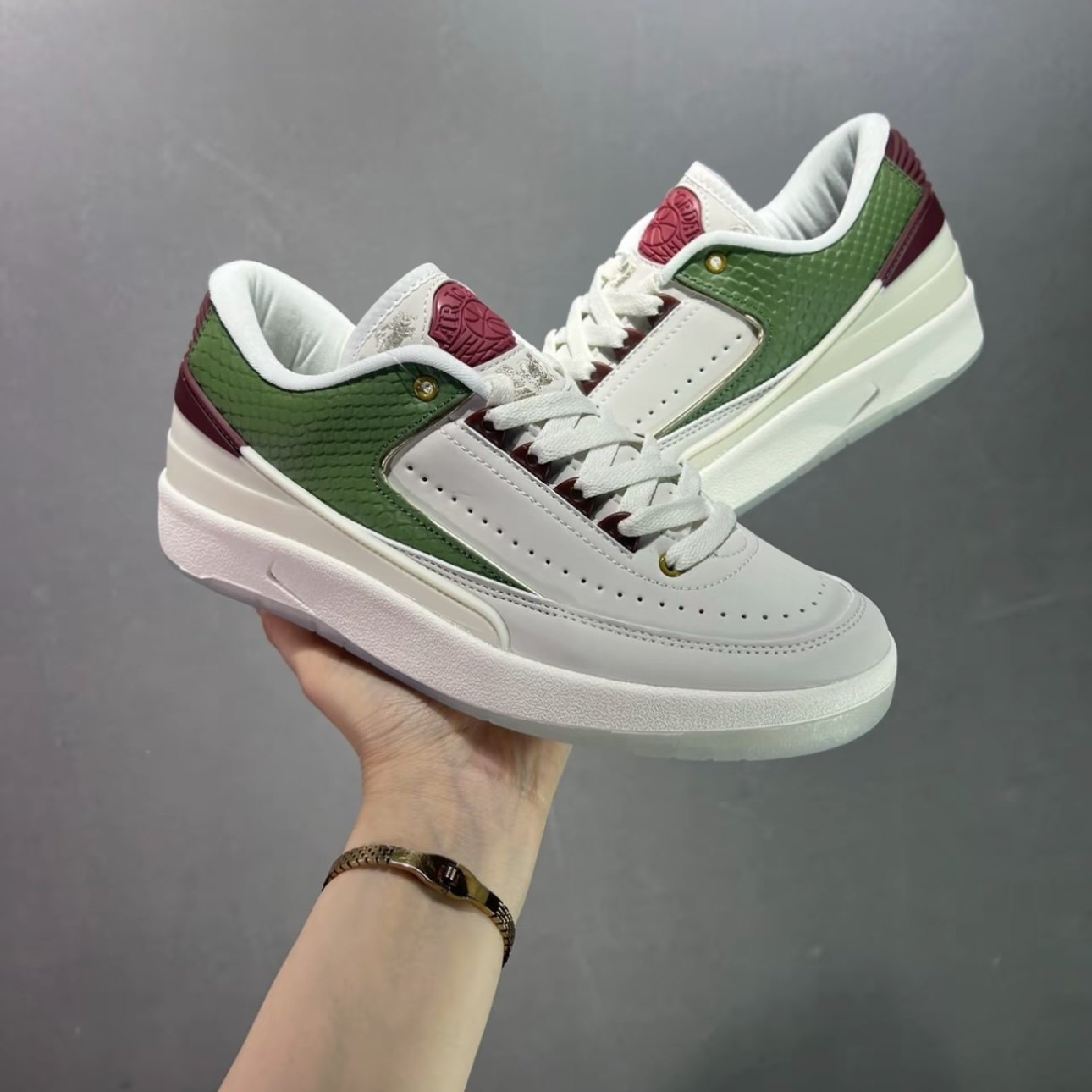 Air Jordan 2运动休闲鞋 缓震防滑耐磨潮流复古休闲鞋FJ6871-100,淘宝优惠券,粉丝福利购,淘宝优惠卷