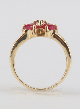 日本进口商品红宝石群镶钻石戒指