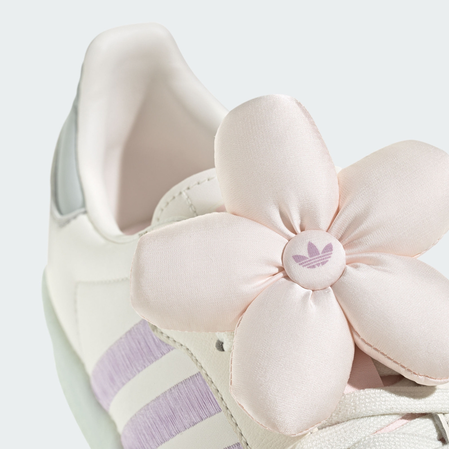 T头鞋 SAMBAE装饰花朵厚底增高板鞋德训鞋女adidas阿迪达斯三叶草 - 图2