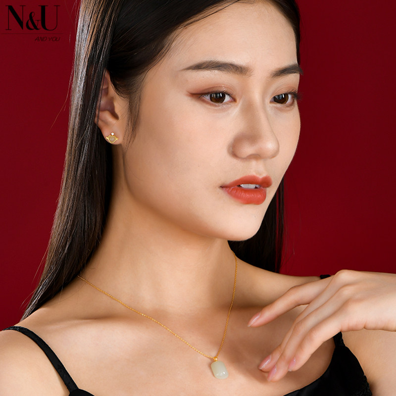 nu羊脂18k金镶玉吊坠方糖女项链 nu饰品项坠/吊坠