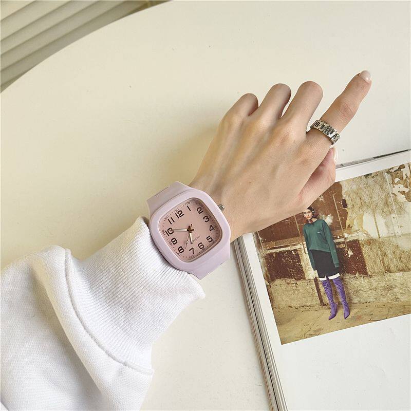 公务员考试女款初高中学生电子表 蒂尔瓦国产腕表