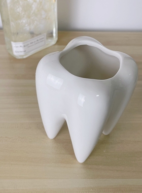 生日礼物桌面摆件陶瓷牙齿笔筒